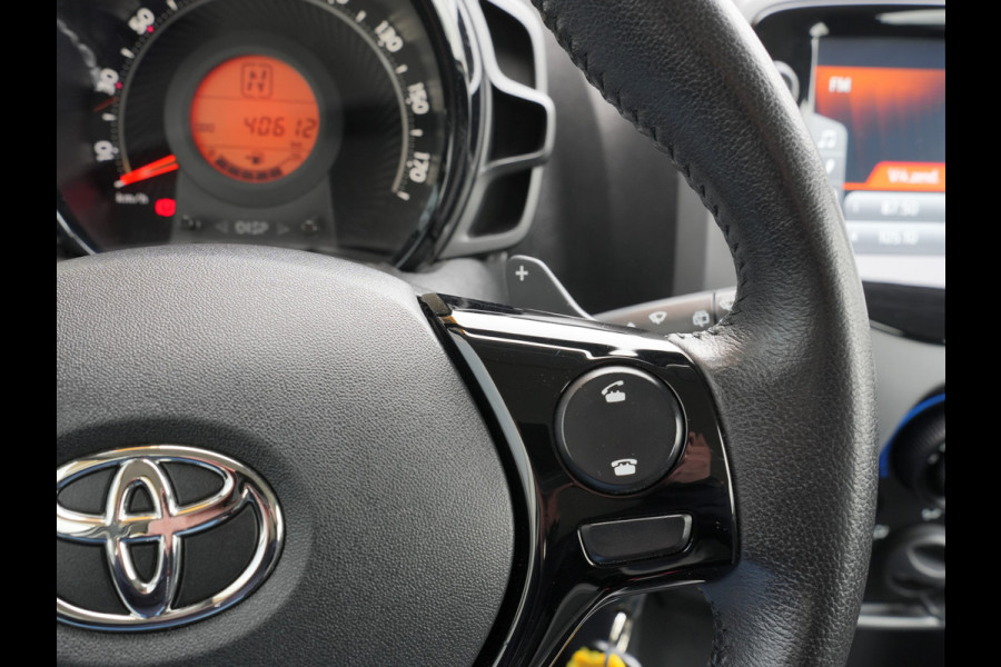 Toyota Aygo 1.0 VVT-i x-play Automaat | CarPlay | Achteruitrijcamera | Airco