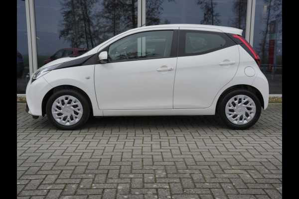 Toyota Aygo 1.0 VVT-i x-play Automaat | CarPlay | Achteruitrijcamera | Airco
