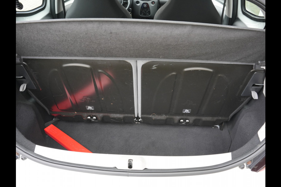 Toyota Aygo 1.0 VVT-i x-play Automaat | CarPlay | Achteruitrijcamera | Airco