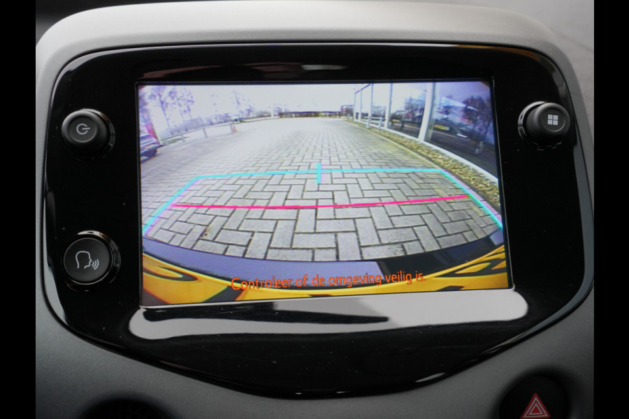 Toyota Aygo 1.0 VVT-i x-play Automaat | CarPlay | Achteruitrijcamera | Airco