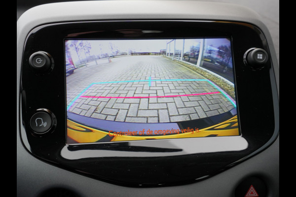 Toyota Aygo 1.0 VVT-i x-play Automaat | CarPlay | Achteruitrijcamera | Airco