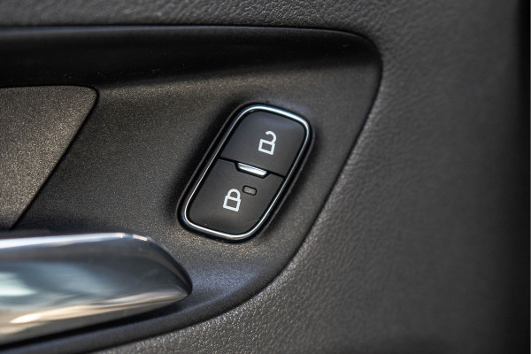 Ford Transit Custom 2.0 TDCI L2H1 | 170PK | Trail | DC 5-Persoons | Camera | Carplay | Lederen interieur