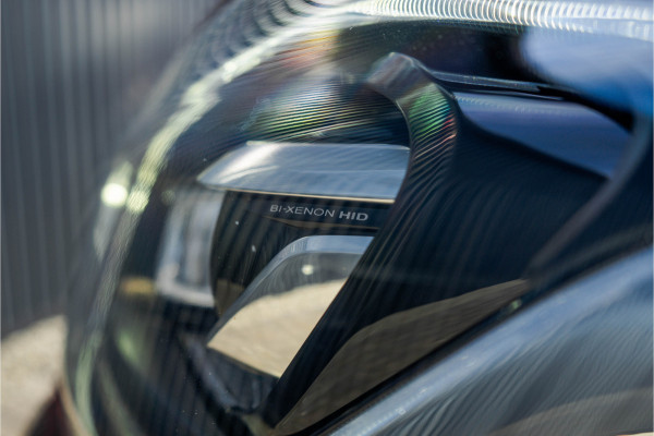 Ford Transit Custom 2.0 TDCI L2H1 | 170PK | Trail | DC 5-Persoons | Camera | Carplay | Lederen interieur