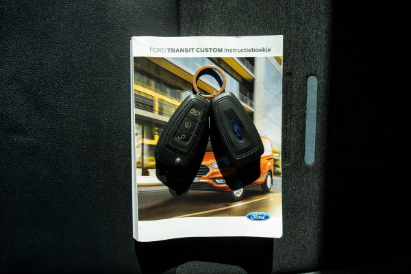 Ford Transit Custom 2.0 TDCI L2H1 | 170PK | Trail | DC 5-Persoons | Camera | Carplay | Lederen interieur