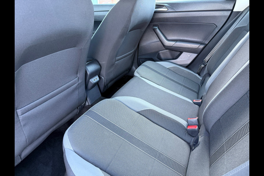 Volkswagen Polo 1.0 TSI Highline - Automaat - Navi - Climate - Parkeerhulp- Org.NL