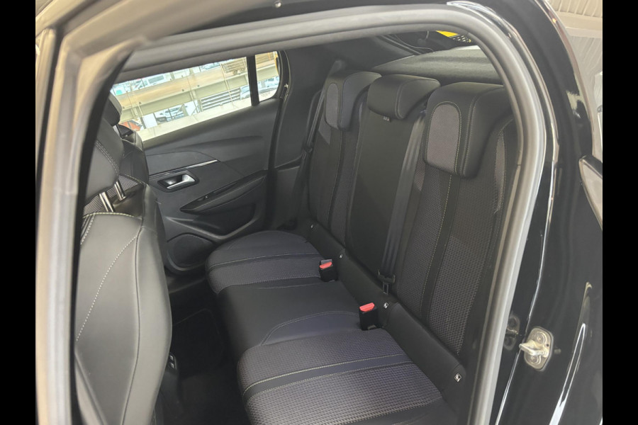 Peugeot 208 1.2 PureTech GT Afneembare trekhaak | Navigatie | Achteruitrijcamera | Dodehoek detectie | Android auto / Apple carplay