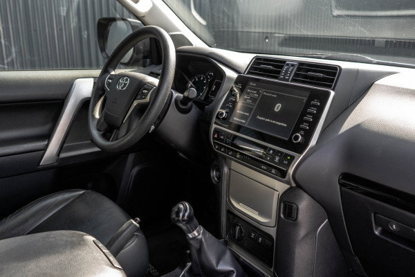 Toyota Land Cruiser 2.8D-4D | 204 PK | 5DRS | 4x4 | Fabrieksgarantie | Dealer onderhouden | Cruise | Airco | Trekhaak