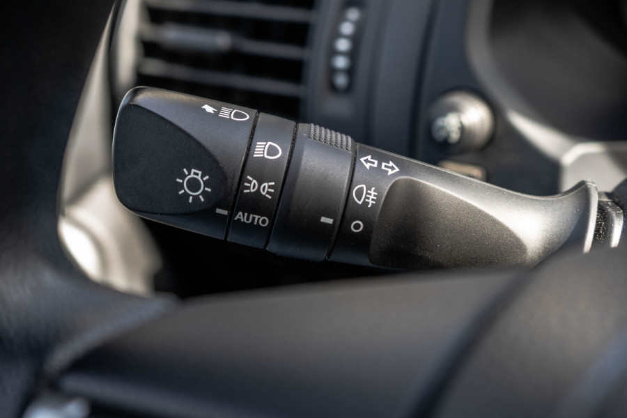 Toyota Land Cruiser 2.8D-4D | 204 PK | 5DRS | 4x4 | Fabrieksgarantie | Dealer onderhouden | Cruise | Airco | Trekhaak