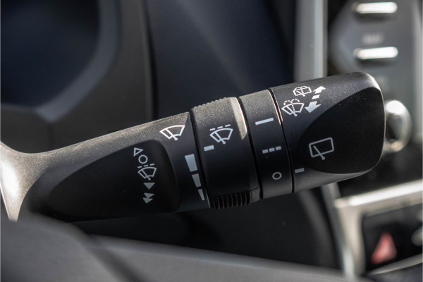 Toyota Land Cruiser 2.8D-4D | 204 PK | 5DRS | 4x4 | Fabrieksgarantie | Dealer onderhouden | Cruise | Airco | Trekhaak