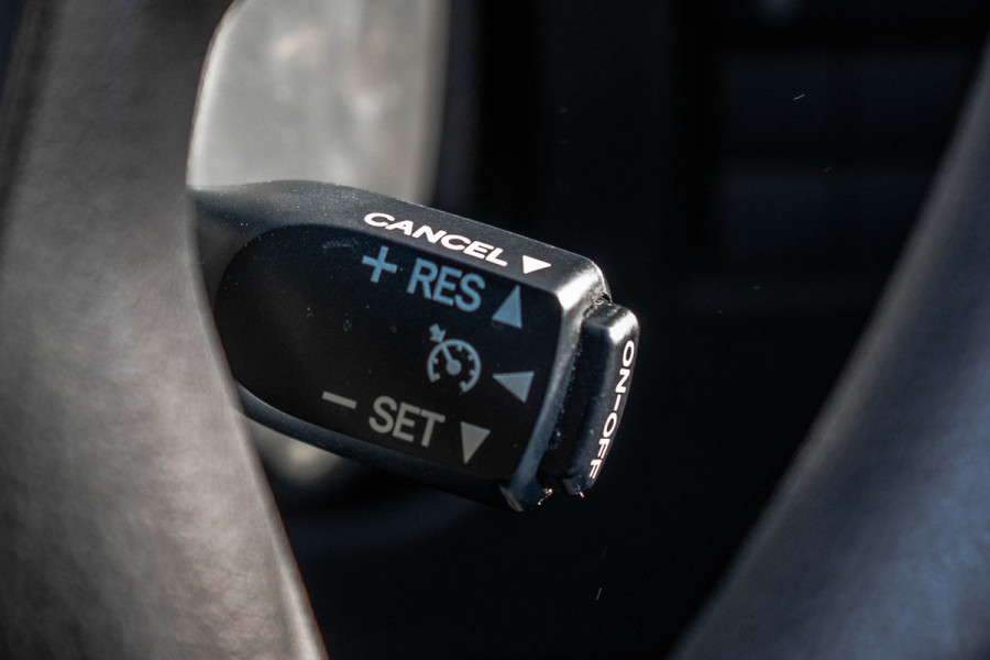 Toyota Land Cruiser 2.8D-4D | 204 PK | 5DRS | 4x4 | Fabrieksgarantie | Dealer onderhouden | Cruise | Airco | Trekhaak