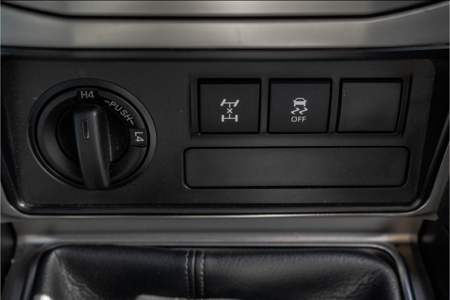 Toyota Land Cruiser 2.8D-4D | 204 PK | 5DRS | 4x4 | Fabrieksgarantie | Dealer onderhouden | Cruise | Airco | Trekhaak