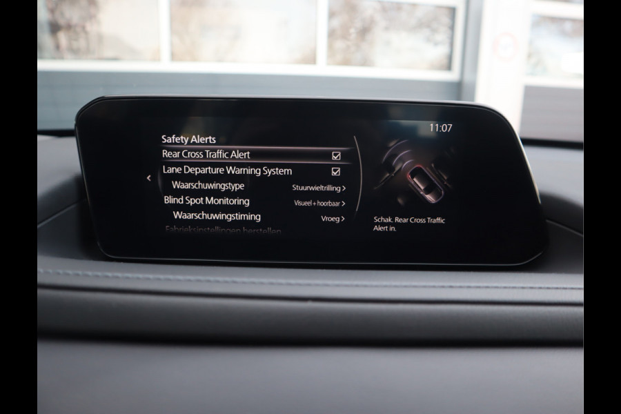 Mazda CX-30 2.0 e-SkyActiv-G M Hybrid Comfort Navi / Trekh / Stoel/stuurverw / Cruise / Camera / Head-up All-season banden