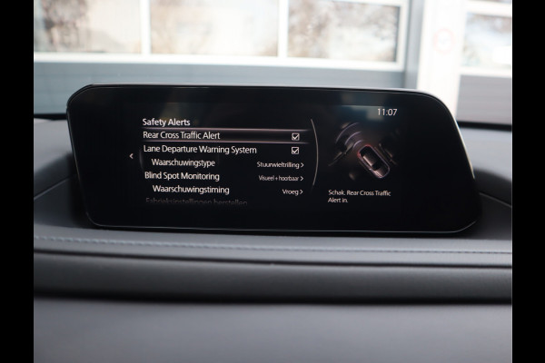 Mazda CX-30 2.0 e-SkyActiv-G M Hybrid Comfort Navi / Trekh / Stoel/stuurverw / Cruise / Camera / Head-up All-season banden