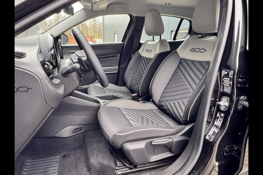 Fiat 600 1.2 Hybrid Urban | Automaat | LED | Camera | Carplay | Cruise control | Schakelpaddles