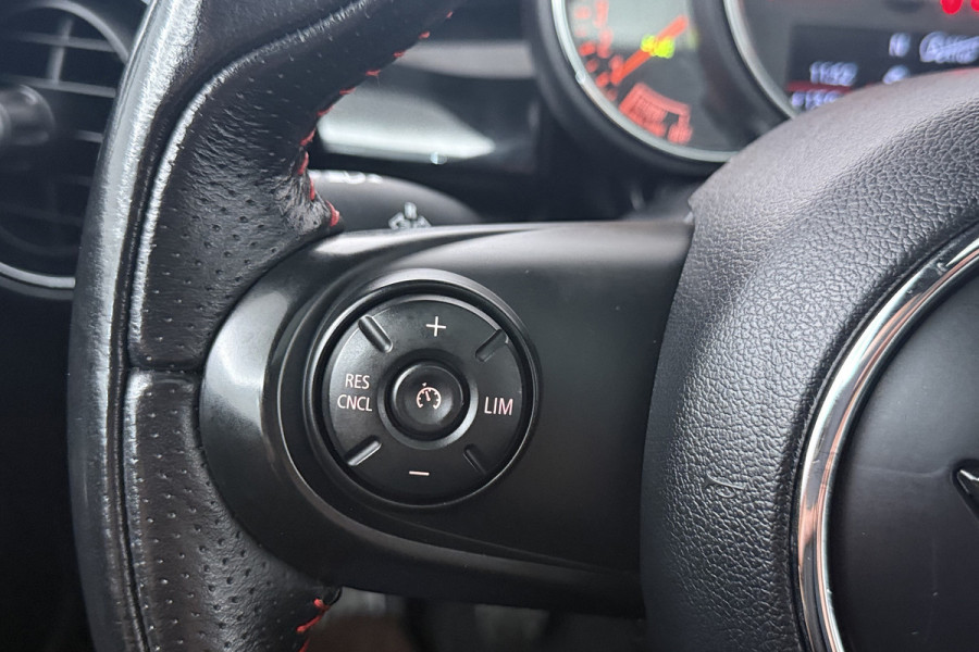 MINI Mini 1.5 One Chili Business (PANORAMADAK, PARKEERSENSOREN, CRUISE CONTROL, NAVIGATIE, STOELVERWARMING, SFEERVERLICHTING)