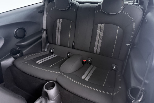 MINI Mini 1.5 One Chili Business (PANORAMADAK, PARKEERSENSOREN, CRUISE CONTROL, NAVIGATIE, STOELVERWARMING, SFEERVERLICHTING)