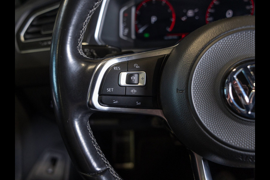 Volkswagen Tiguan 2.0 TSI 4Motion 2x R-Line / 230pk / Panorama dak / Rondomzicht camera / Dynaudio /