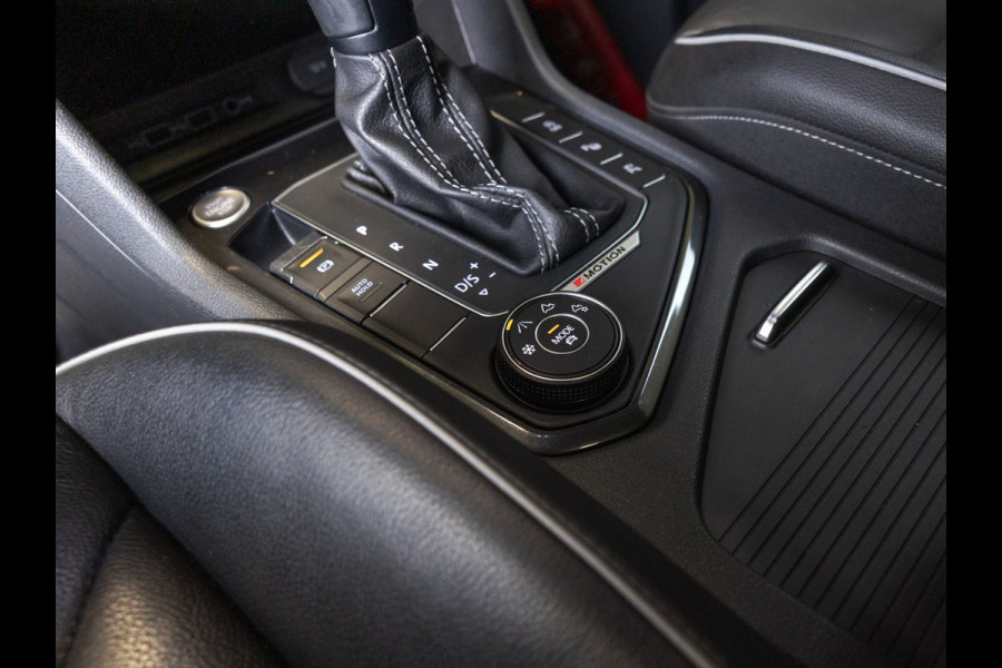 Volkswagen Tiguan 2.0 TSI 4Motion 2x R-Line / 230pk / Panorama dak / Rondomzicht camera / Dynaudio /