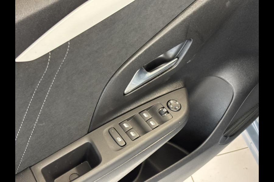 Opel Corsa 1.2 Turbo Hybrid Ultimate Automaat | Stoelverwarming | Stoelmassage | Navigatie | Dodehoek detectie | Achteruitrijcamera