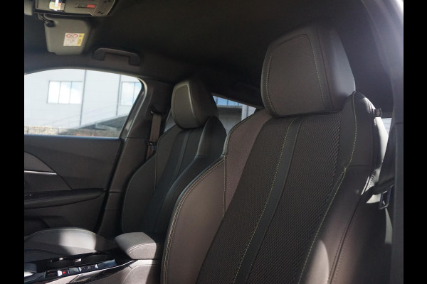 Peugeot e-2008 EV GT 54 kWh Keyless entry