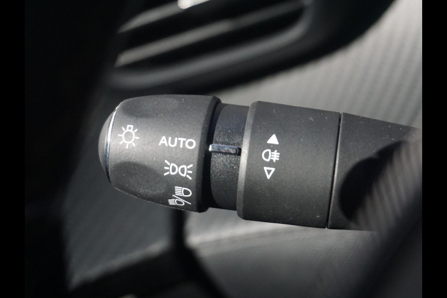 Peugeot e-2008 EV GT 54 kWh Keyless entry