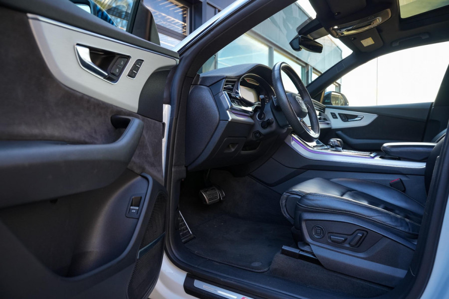 Audi Q8 55 TFSI quattro Pro Line Plus Panoramadak ABT Pakket Adapt. Cruise HeadUp 23''LM Trekhaak