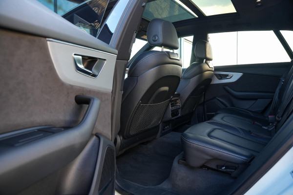 Audi Q8 55 TFSI quattro Pro Line Plus Panoramadak ABT Pakket Adapt. Cruise HeadUp 23''LM Trekhaak