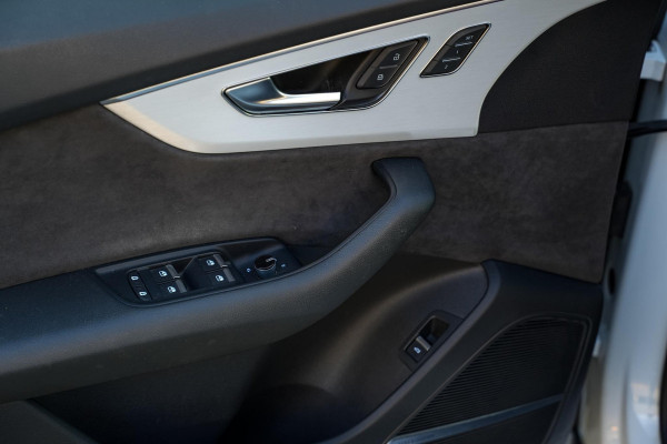 Audi Q8 55 TFSI quattro Pro Line Plus Panoramadak ABT Pakket Adapt. Cruise HeadUp 23''LM Trekhaak