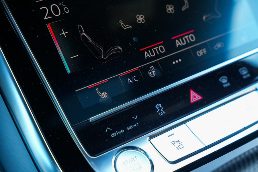 Audi Q8 55 TFSI quattro Pro Line Plus Panoramadak ABT Pakket Adapt. Cruise HeadUp 23''LM Trekhaak