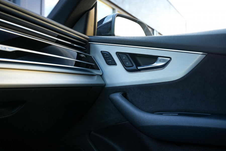 Audi Q8 55 TFSI quattro Pro Line Plus Panoramadak ABT Pakket Adapt. Cruise HeadUp 23''LM Trekhaak