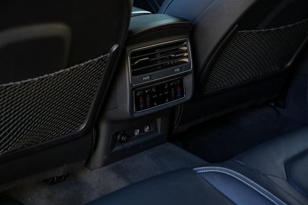 Audi Q8 55 TFSI quattro Pro Line Plus Panoramadak ABT Pakket Adapt. Cruise HeadUp 23''LM Trekhaak