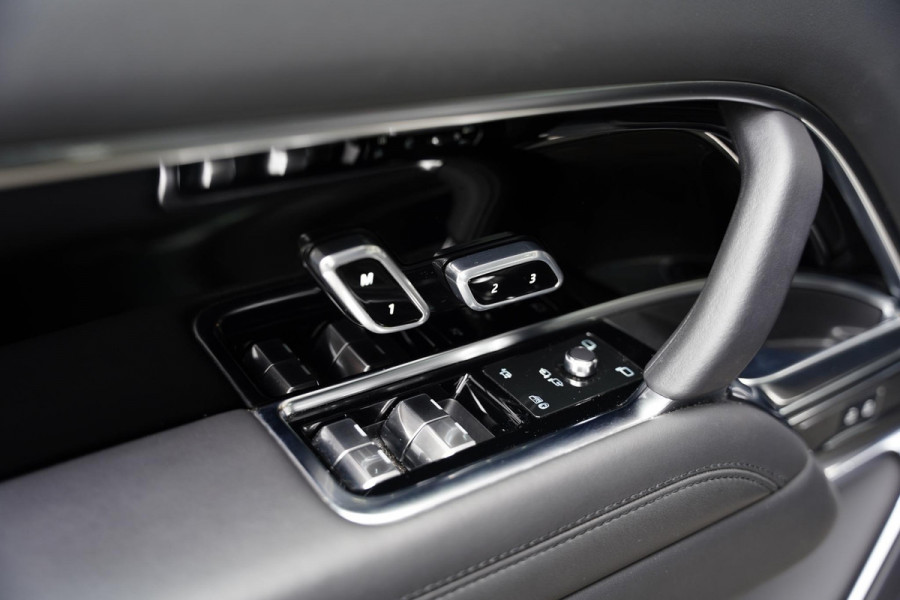 Land Rover Range Rover P 440 E SE Panoramadak / Meridian / Head Up