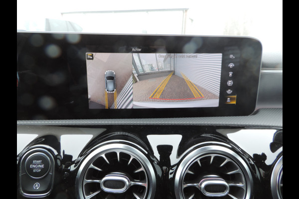 Mercedes-Benz A-Klasse 220 Launch Edition Premium Plus panorama dak sfeerlicht vol vol