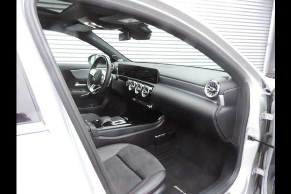 Mercedes-Benz A-Klasse 220 Launch Edition Premium Plus panorama dak sfeerlicht vol vol