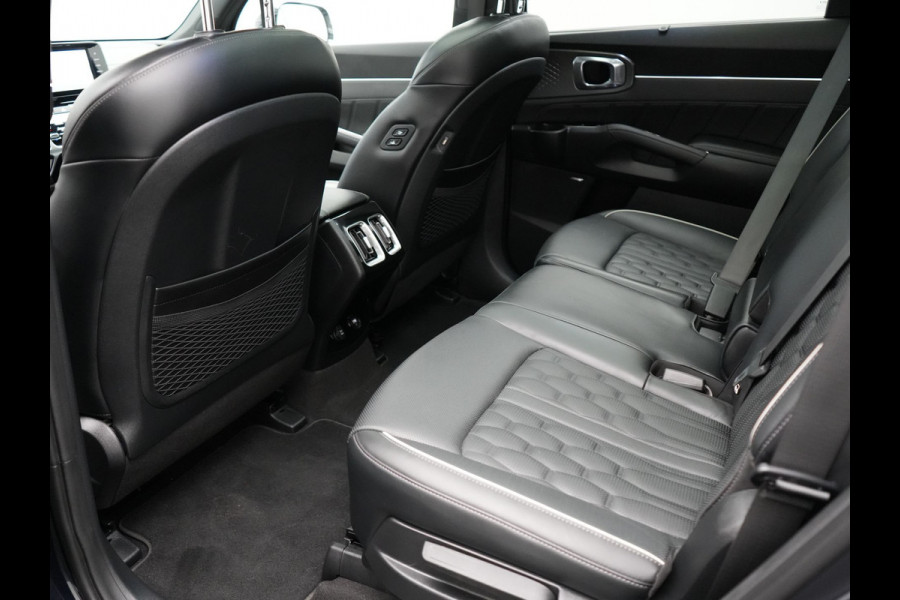 Kia Sorento 1.6 T-GDI Plug-in Hybrid 4WD ExecutiveLine 265pk Dealer O.H | Panodak | Trekhaak Afn. | Adaptive Cruise | Lederen Comfortzetels Ventilatie & Memory | 360 Camera | Head Up | BOSE | Cameraspiegels | Matrix LED |