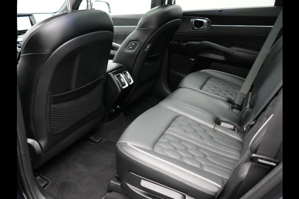 Kia Sorento 1.6 T-GDI Plug-in Hybrid 4WD ExecutiveLine 265pk Dealer O.H | Panodak | Trekhaak Afn. | Adaptive Cruise | Lederen Comfortzetels Ventilatie & Memory | 360 Camera | Head Up | BOSE | Cameraspiegels | Matrix LED |