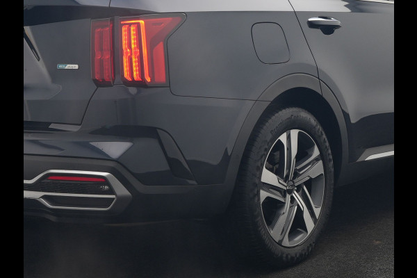 Kia Sorento 1.6 T-GDI Plug-in Hybrid 4WD ExecutiveLine 265pk Dealer O.H | Panodak | Trekhaak Afn. | Adaptive Cruise | Lederen Comfortzetels Ventilatie & Memory | 360 Camera | Head Up | BOSE | Cameraspiegels | Matrix LED |