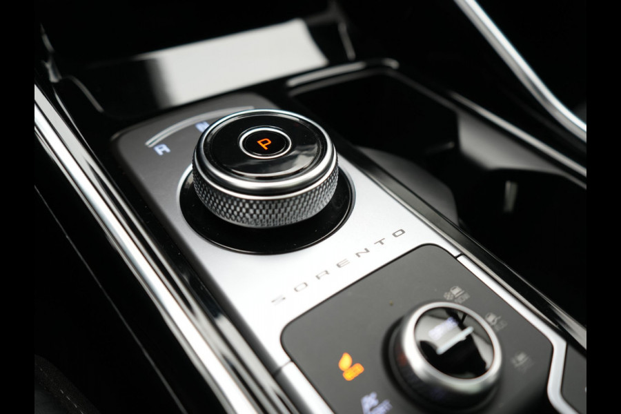 Kia Sorento 1.6 T-GDI Plug-in Hybrid 4WD ExecutiveLine 265pk Dealer O.H | Panodak | Trekhaak Afn. | Adaptive Cruise | Lederen Comfortzetels Ventilatie & Memory | 360 Camera | Head Up | BOSE | Cameraspiegels | Matrix LED |