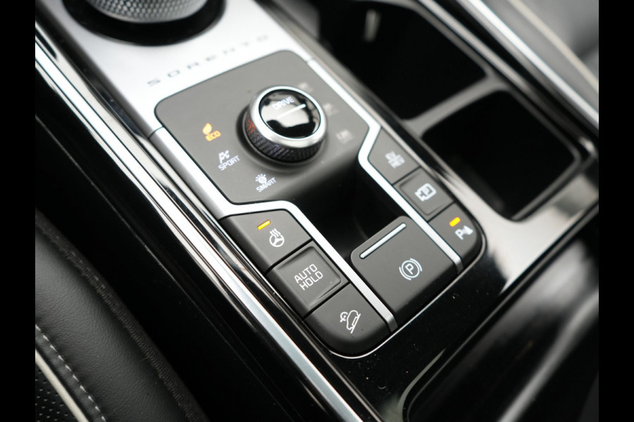 Kia Sorento 1.6 T-GDI Plug-in Hybrid 4WD ExecutiveLine 265pk Dealer O.H | Panodak | Trekhaak Afn. | Adaptive Cruise | Lederen Comfortzetels Ventilatie & Memory | 360 Camera | Head Up | BOSE | Cameraspiegels | Matrix LED |