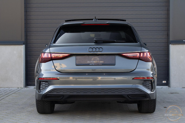 Audi A3 Sportback 40 TFSIe S line Panoramadak Elektrische Stoelverwarming Sfeerverlichting