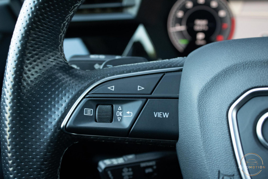 Audi A3 Sportback 40 TFSIe S line Panoramadak Elektrische Stoelverwarming Sfeerverlichting