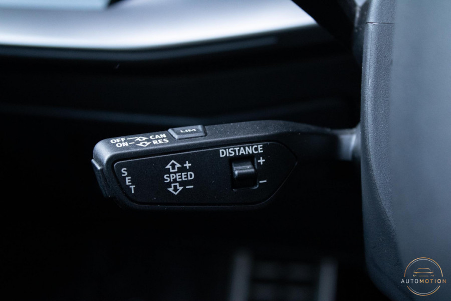 Audi A3 Sportback 40 TFSIe S line Panoramadak Elektrische Stoelverwarming Sfeerverlichting