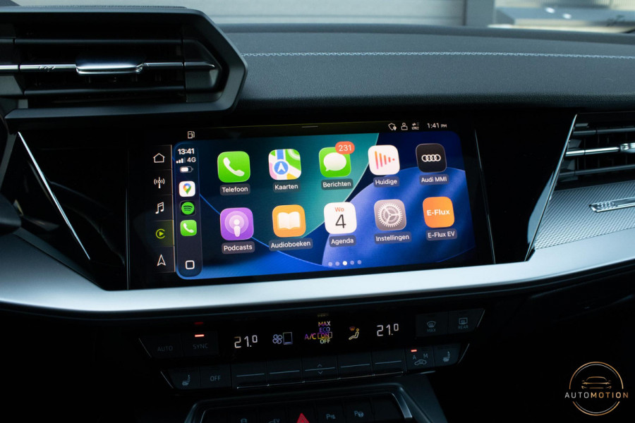 Audi A3 Sportback 40 TFSIe S line Panoramadak Elektrische Stoelverwarming Sfeerverlichting