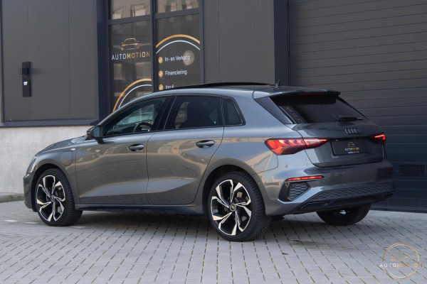 Audi A3 Sportback 40 TFSIe S line Panoramadak Elektrische Stoelverwarming Sfeerverlichting