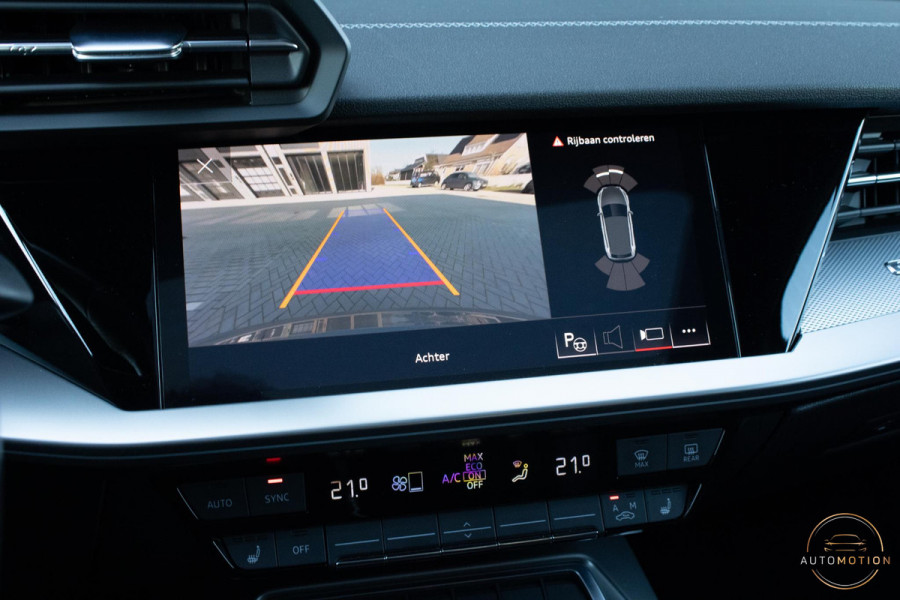 Audi A3 Sportback 40 TFSIe S line Panoramadak Elektrische Stoelverwarming Sfeerverlichting