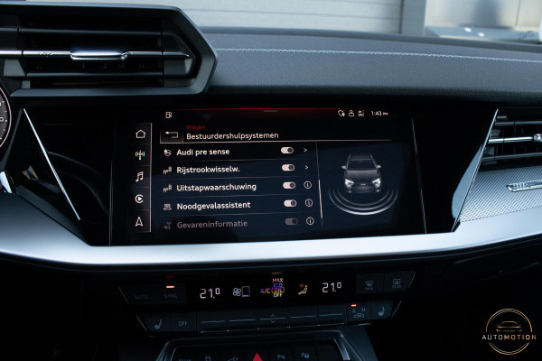 Audi A3 Sportback 40 TFSIe S line Panoramadak Elektrische Stoelverwarming Sfeerverlichting