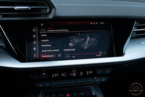 Audi A3 Sportback 40 TFSIe S line Panoramadak Elektrische Stoelverwarming Sfeerverlichting