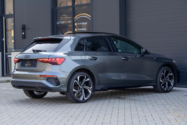 Audi A3 Sportback 40 TFSIe S line Panoramadak Elektrische Stoelverwarming Sfeerverlichting