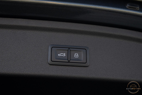 Audi A3 Sportback 40 TFSIe S line Panoramadak Elektrische Stoelverwarming Sfeerverlichting