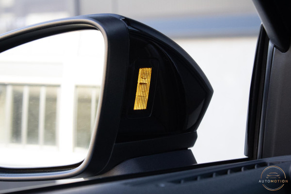 Audi A3 Sportback 40 TFSIe S line Panoramadak Elektrische Stoelverwarming Sfeerverlichting